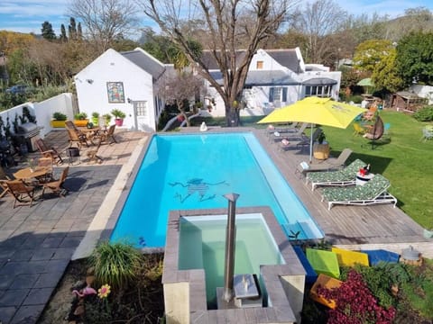 Spring, Garden, Garden view, Pool view, Swimming pool, Swimming pool, sunbed