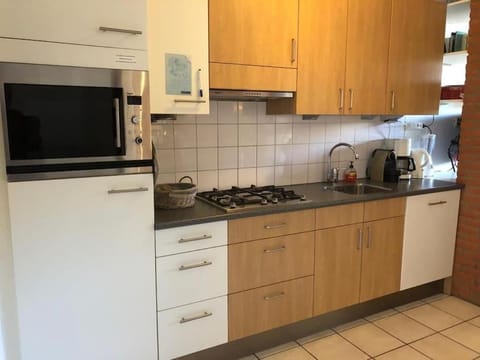 Kitchen or kitchenette, pet friendly