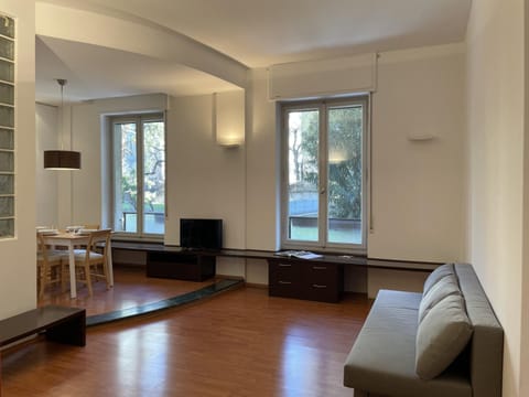 Communal lounge/ TV room, Living room, Seating area, Dining area, Evening entertainment