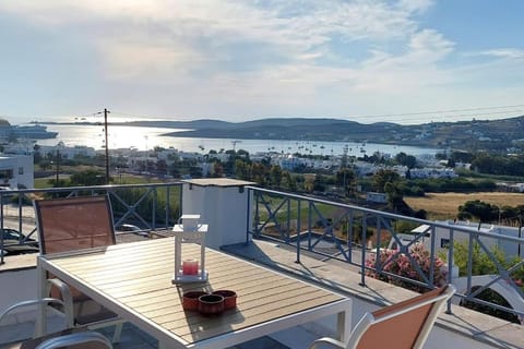 View (from property/room), Balcony/Terrace, Dining area, Sea view