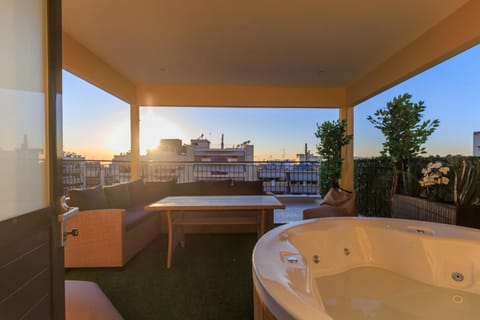 Hot Tub, View (from property/room), Balcony/Terrace