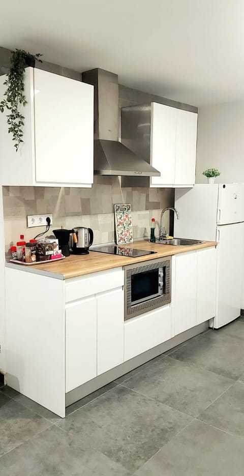 Coffee/tea facilities, Kitchen or kitchenette