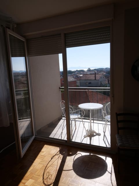 P&C Zadar Two-Bedroom Sea View Apartment with Balcony, Free Public Parking Area Apartment in Zadar