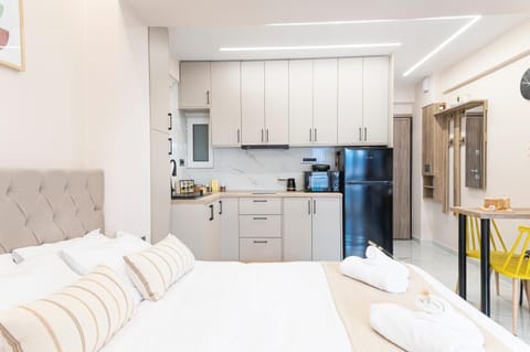 Bedroom, kitchen, kitchen