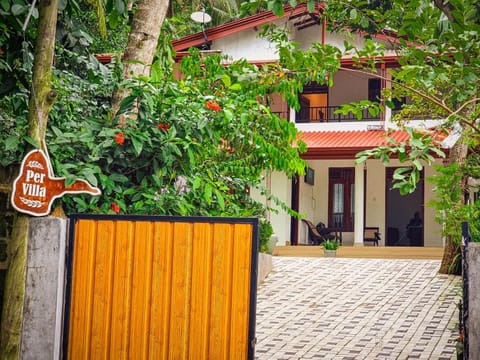 Property building, Day, Logo/Certificate/Sign, Garden view