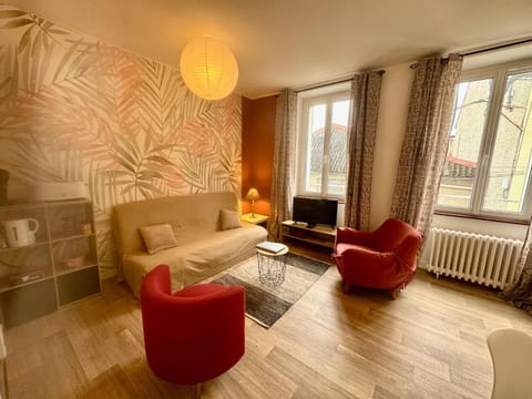 TV and multimedia, Living room, Seating area, internet