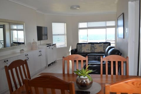Simplicity with an ocean view 200 Apartment in Hermanus