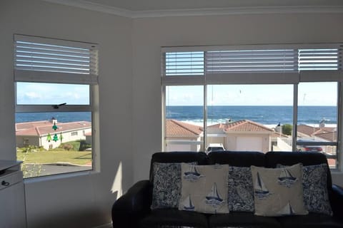 Simplicity with an ocean view 200 Apartment in Hermanus