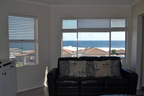 Living room, Sea view