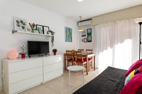 Living room, Dining area, air conditioner