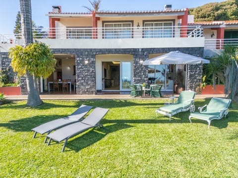 Property building, Garden, sunbed