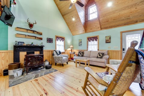 Santeetlah Lake Retreat with Dock Walk to Water! House in Cheoah