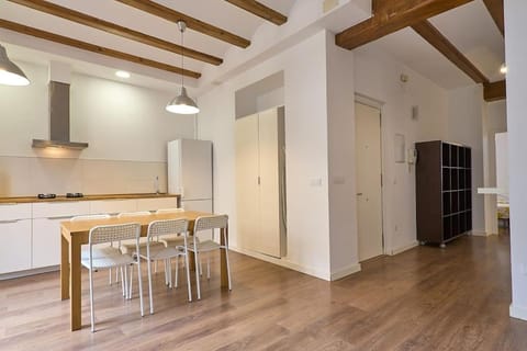 Apartamento minimalista en Matemático Marzal Apartment in Valencia