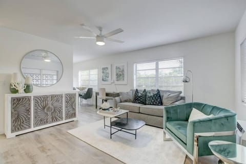 Pool Access Free Parking Smart TV Wifi Apartment in Wilton Manors