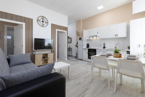 TV and multimedia, Kitchen or kitchenette, Living room