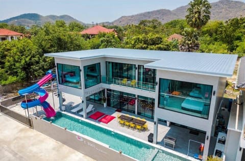Property building, View (from property/room), View (from property/room), Mountain view, Pool view, Swimming pool, Inner courtyard view