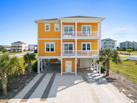 Livin` the Dream Brunswick Vacation Rentals Private heated pool House in Ocean Isle Beach