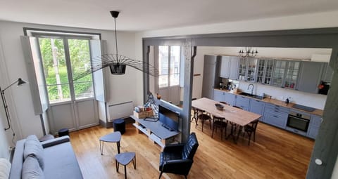 Seating area, Dining area
