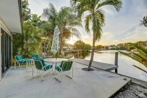 Waterfront Apartment Private Patio Pool Apartment in Wilton Manors