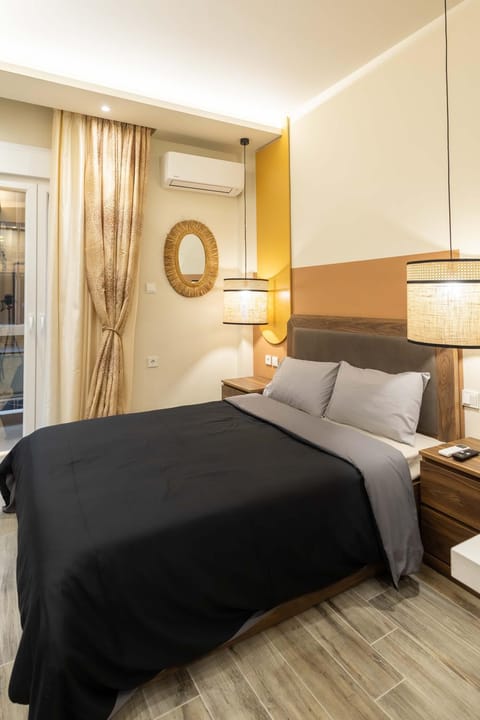 Bed, Photo of the whole room, Bedroom, air conditioner
