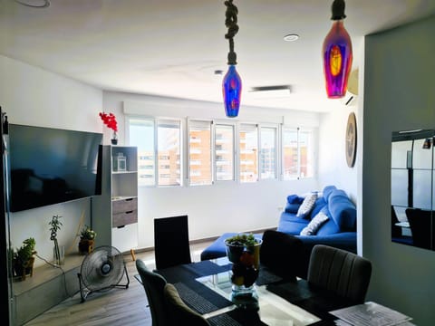TV and multimedia, Living room, Dining area, Evening entertainment, air conditioner