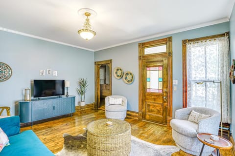 Granbury Home with Fire Pit, Walk to The Square! House in Granbury