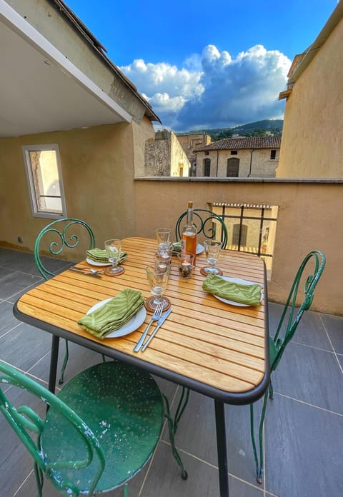View (from property/room), Balcony/Terrace, Balcony/Terrace, Dining area