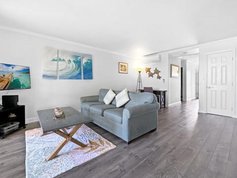 Kuhio Shores- Oceanfront, AC, Ground Floor Apartment in Poipu