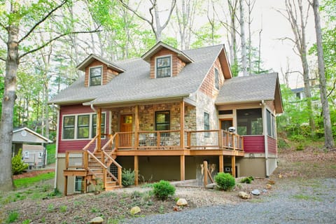 Tulip Cottage House in Black Mountain