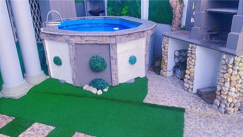 Quaaamiii Bed and Breakfast in Cape Town