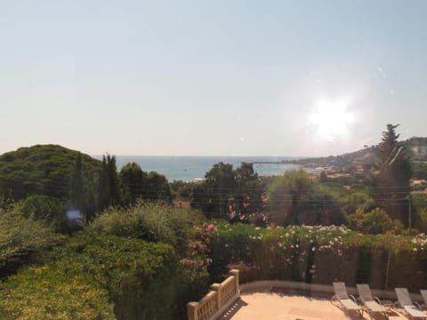 Villa spacieuse avec piscine privée et climatisation à Sainte-Maxime, idéale pour 10 personnes - FR-1-780-16 Villa in Sainte-Maxime