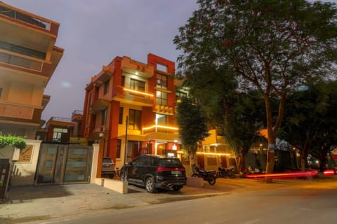 Property building, Night, Neighbourhood, Street view, Location, Parking