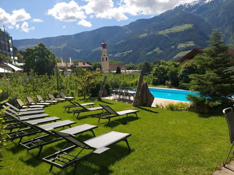 Garden, Mountain view, Swimming pool