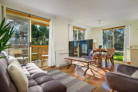 Alonnah Bruny Island Views House in South Bruny