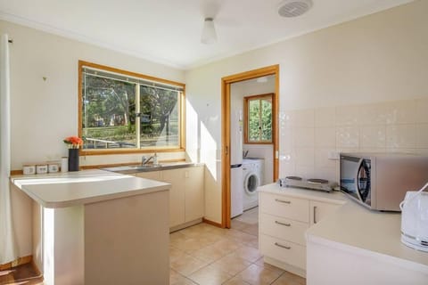 Alonnah Bruny Island Views House in South Bruny