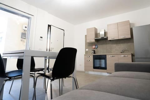 Kitchen or kitchenette, Living room, Dining area, oven, stove