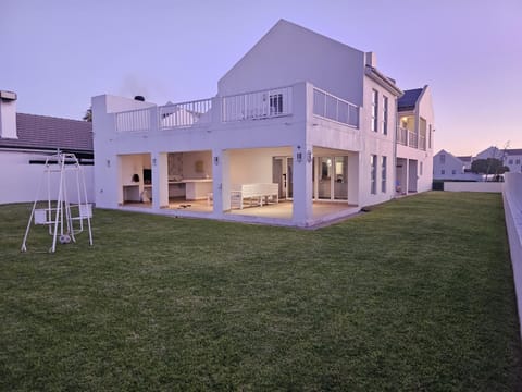 Khasia House - on the Golden Mile House in Western Cape
