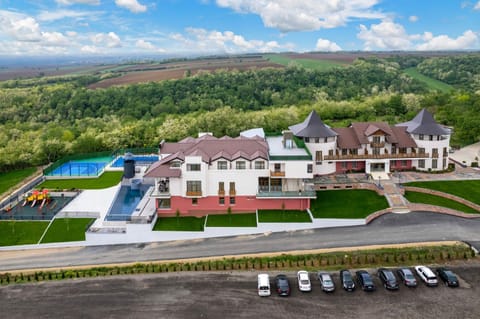 Property building, Bird's eye view, Location
