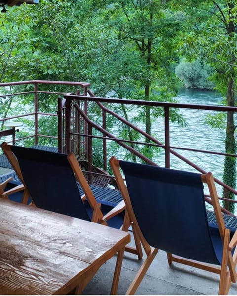 Balcony/Terrace, Seating area, River view
