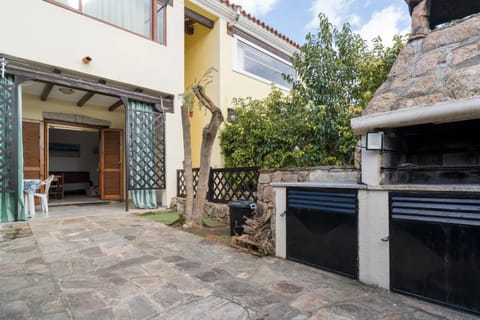 Villetta a schiera 750m SPIAGGIA 600m CENTRO House in Budoni