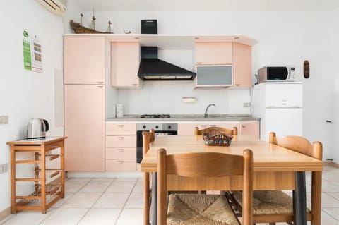 Villetta a schiera 750m SPIAGGIA 600m CENTRO House in Budoni