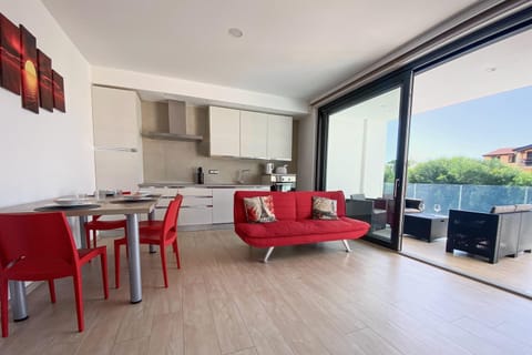 Kitchen or kitchenette, Living room, Dining area