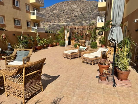Balcony/Terrace, sunbed