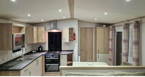 Merlin's Retreat, West Sands House in Selsey