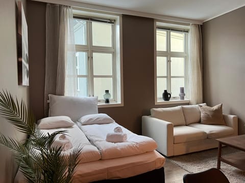 Bed, Living room