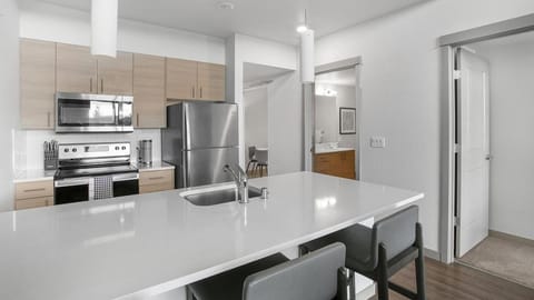 Landing Modern Apartment with Amazing Amenities (ID9335X34) Apartment in Kent