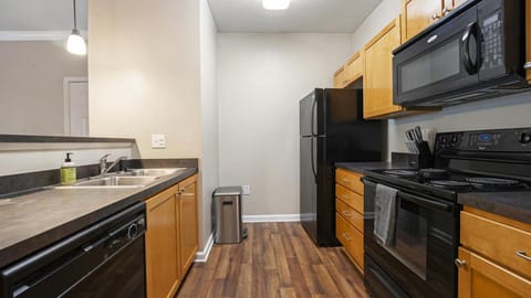 Landing Modern Apartment with Amazing Amenities (ID9830X28) Apartment in Greer