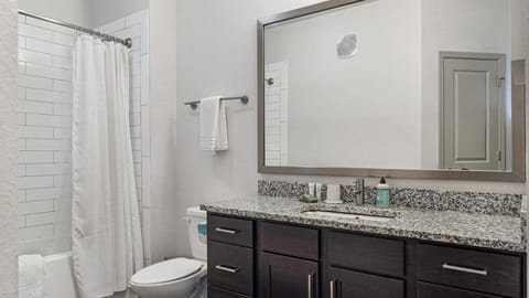 Landing Modern Apartment with Amazing Amenities (ID1400X584) Apartment in Mobile