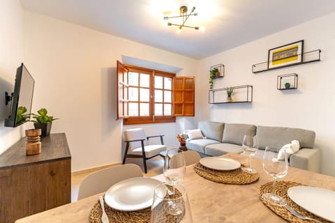 Communal lounge/ TV room, Living room, Dining area, Meeting/conference room