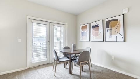 Landing Modern Apartment with Amazing Amenities (ID1256X568) Apartment in Greenville